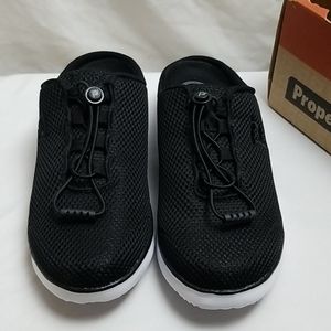Propet Womens Size 9 Travelfit Slide Black Sneaker